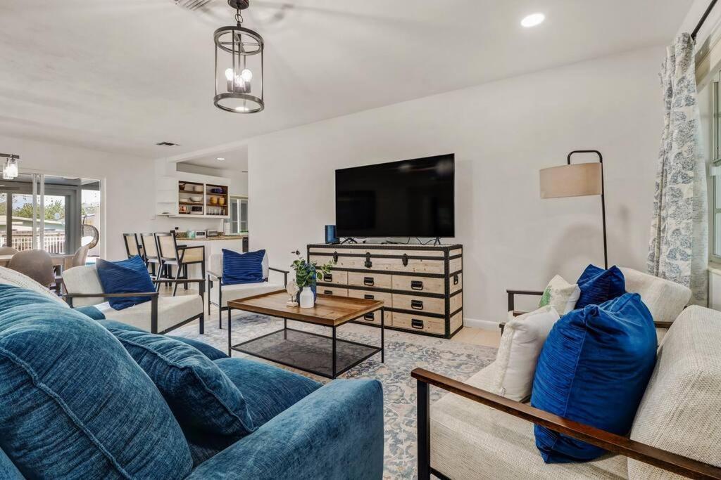 House W/ Heated Pool In Naples 5 Min To Beach Exterior photo